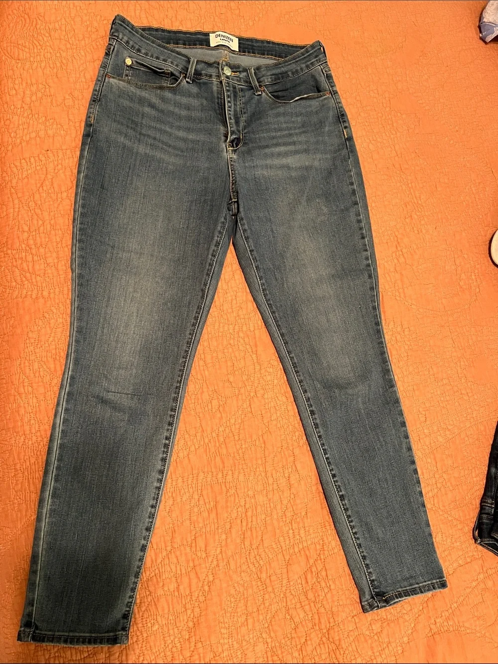 Levi's Skinny Jeans in Mid Blue Wash